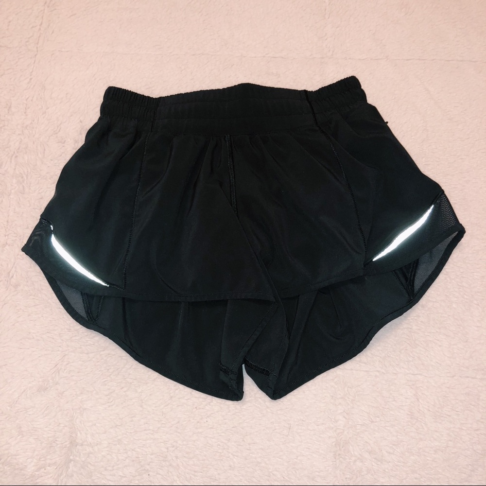 Lululemon Hotty hot short 2.5